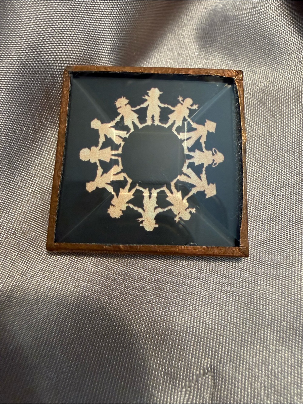 Silhouette Circle Paper-Cut Folk Art Pin/Brooche Black and Gold